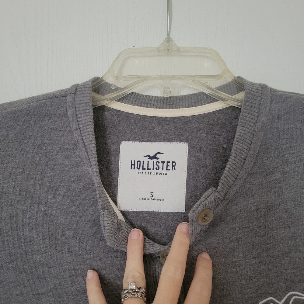 🟣Hollister long sleeve shirt - Picture 3 of 4
